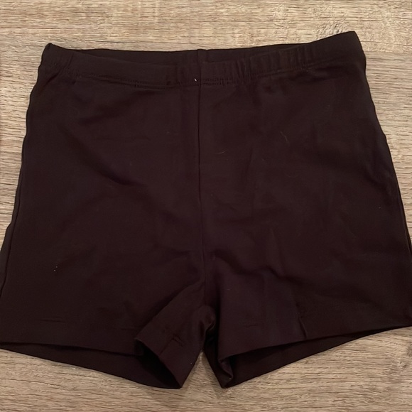 The children’s place tumbling shorts black and white. 1 pair of each. - Picture 2 of 7
